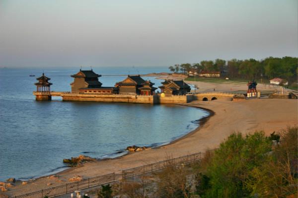 秦皇岛,海滨古城的绿色画卷